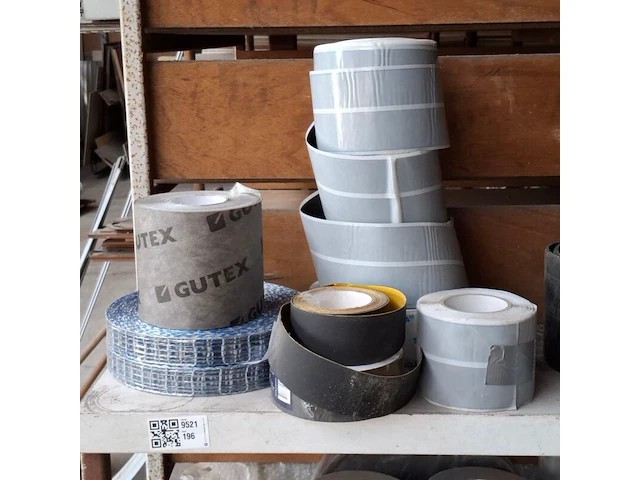 Assortiment bouwbenodigdheden - afbeelding 14 van  18