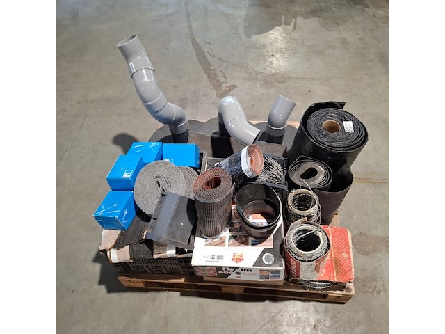 Assortiment bouwbenodigheden - afbeelding 2 van  8