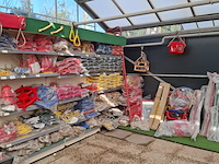 Assortiment buitenspeelgoed o.a. hermic - afbeelding 1 van  88