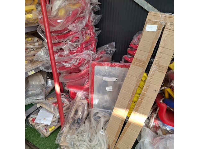 Assortiment buitenspeelgoed o.a. hermic - afbeelding 31 van  88