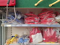 Assortiment buitenspeelgoed o.a. hermic - afbeelding 44 van  88