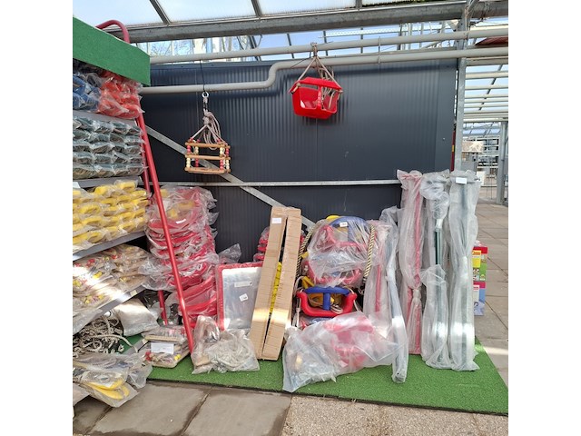 Assortiment buitenspeelgoed o.a. hermic - afbeelding 34 van  88