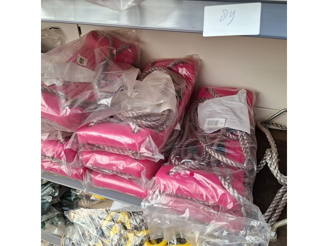 Assortiment buitenspeelgoed o.a. hermic - afbeelding 64 van  88