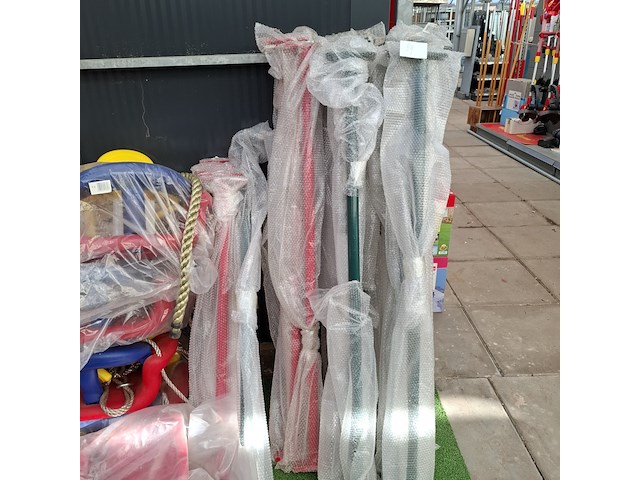 Assortiment buitenspeelgoed o.a. hermic - afbeelding 83 van  88