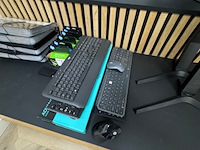 Assortiment computer en kantoor artikelen - afbeelding 4 van  10