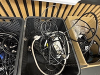 Assortiment computer en kantoor artikelen - afbeelding 8 van  10