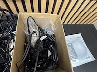 Assortiment computer en kantoor artikelen - afbeelding 10 van  10