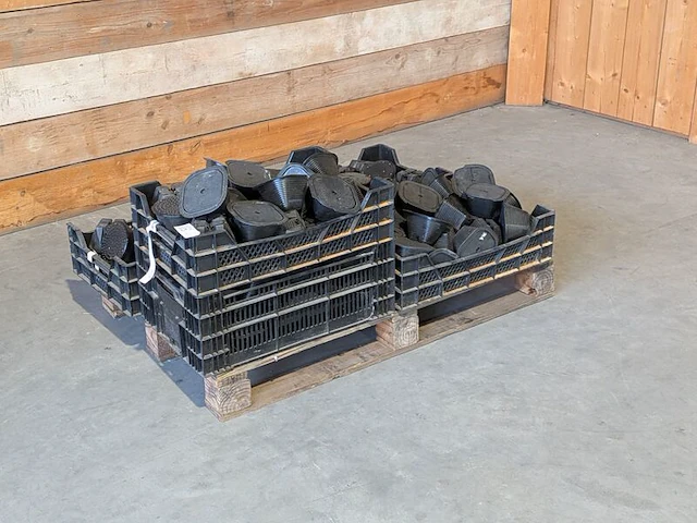 Assortiment dakblokken / dakleidinghouders t.b.v. zonnepanelen, idealstütze & obo - afbeelding 1 van  18