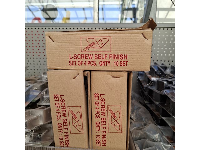 Assortiment deurbeslag o.a. hillhout - afbeelding 33 van  35