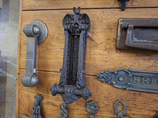 Assortiment deurkloppers - afbeelding 17 van  26