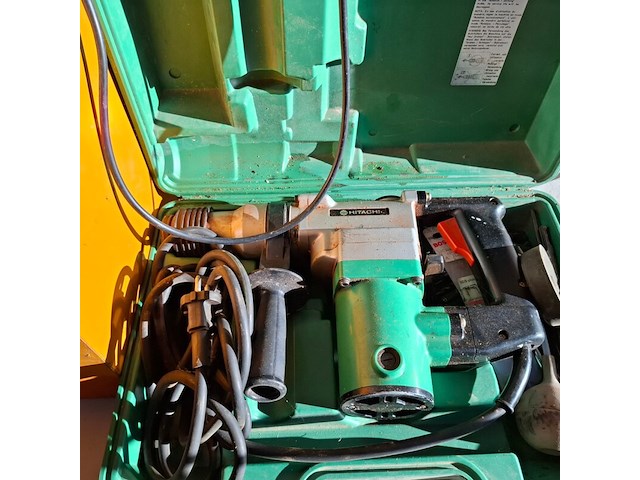 Assortiment divers gereedschap o.a. bosch, elu - afbeelding 2 van  15
