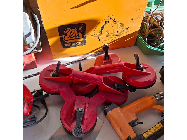 Assortiment divers gereedschap o.a. bosch, elu - afbeelding 13 van  15