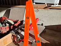 Assortiment divers gereedschap - afbeelding 4 van  12