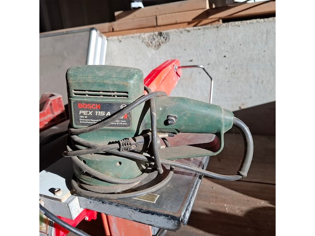 Assortiment divers gereedschap - afbeelding 5 van  12