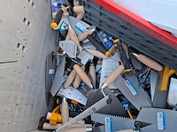 Assortiment divers gereedschap - afbeelding 2 van  10