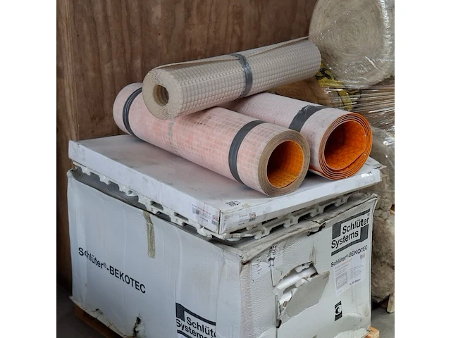 Assortiment divers ondervloerplaten / noppenplaten t.b.v. vloerverwarming - afbeelding 9 van  10