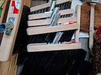 Assortiment diverse vegers / bezems - afbeelding 4 van  8