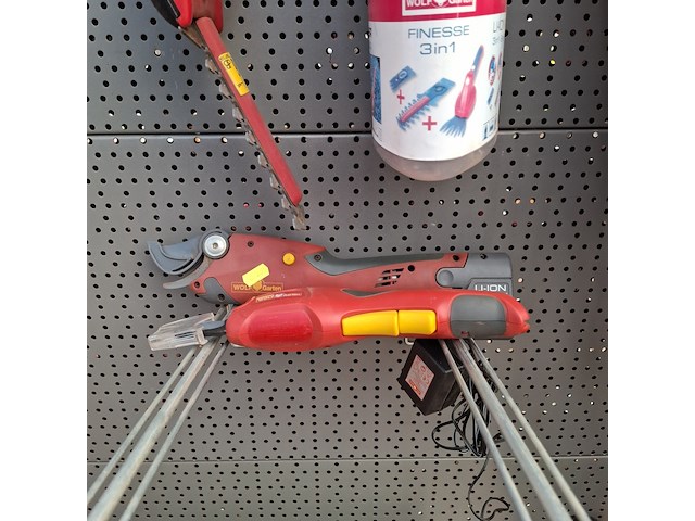 Assortiment elektrisch tuingereedschap o.a. wolf garten - afbeelding 2 van  12