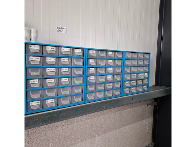 Assortiment engels en metrisch snijplaat toebehoren - afbeelding 1 van  33
