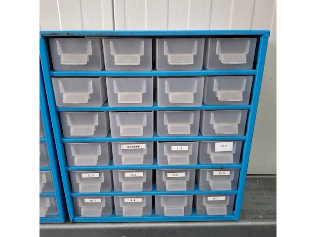 Assortiment engels en metrisch snijplaat toebehoren - afbeelding 19 van  33