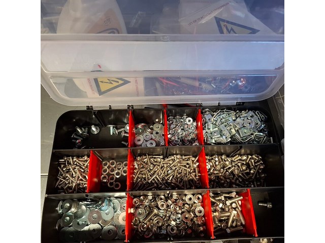 Assortiment garage benodigdheden - afbeelding 4 van  18