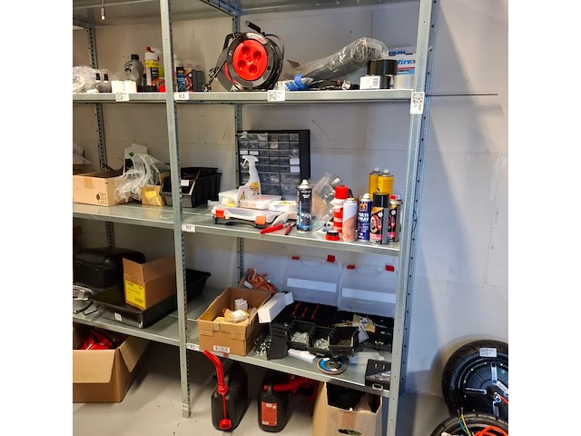 Assortiment garage benodigdheden - afbeelding 1 van  18
