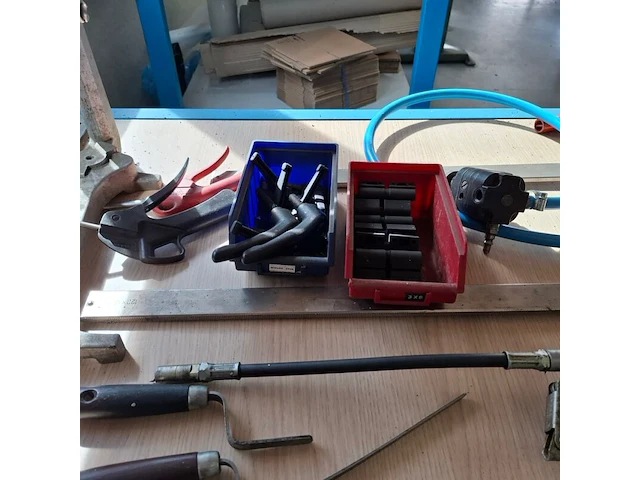 Assortiment gereedschap en toebehoren - afbeelding 5 van  24
