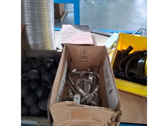 Assortiment gereedschap en toebehoren - afbeelding 10 van  24