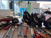 Assortiment gereedschap en toebehoren - afbeelding 21 van  24