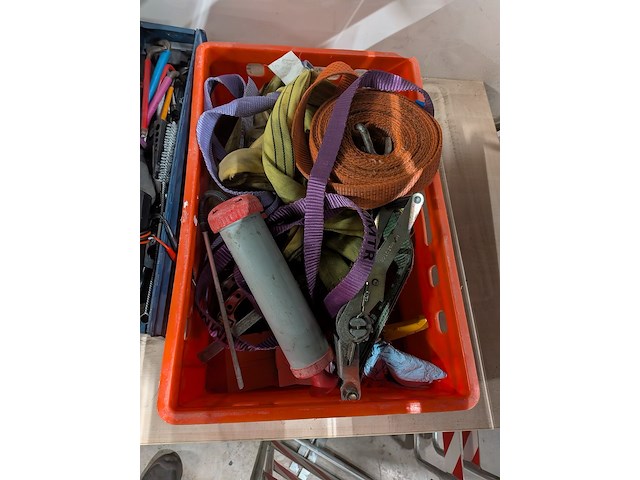 Assortiment gereedschap - afbeelding 14 van  24
