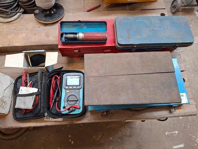 Assortiment gereedschap - afbeelding 1 van  12