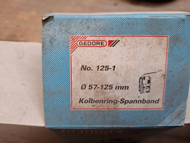 Assortiment gereedschap - afbeelding 7 van  12