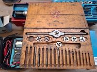 Assortiment gereedschap - afbeelding 10 van  12