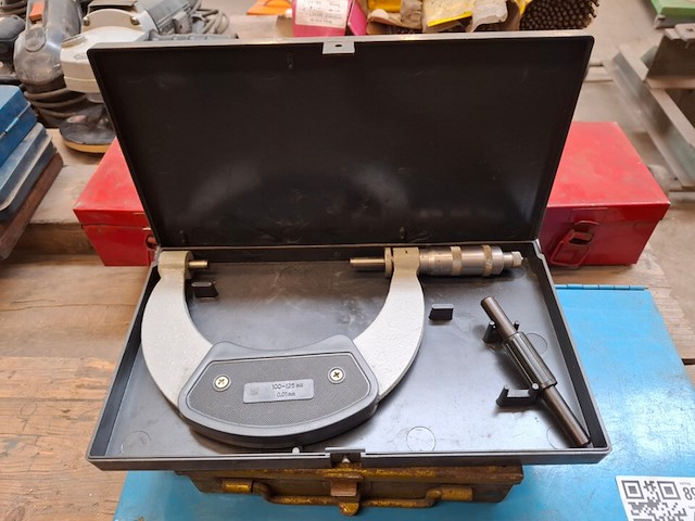 Assortiment gereedschap - afbeelding 11 van  12