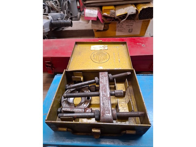 Assortiment gereedschap - afbeelding 12 van  12