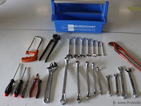 Assortiment handgereedschap o.a. ring/steeksleutels & schroevendraaiers - afbeelding 1 van  10