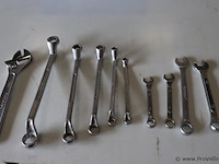 Assortiment handgereedschap o.a. ring/steeksleutels & schroevendraaiers - afbeelding 6 van  10