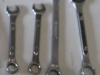 Assortiment handgereedschap o.a. ring/steeksleutels & schroevendraaiers - afbeelding 7 van  10