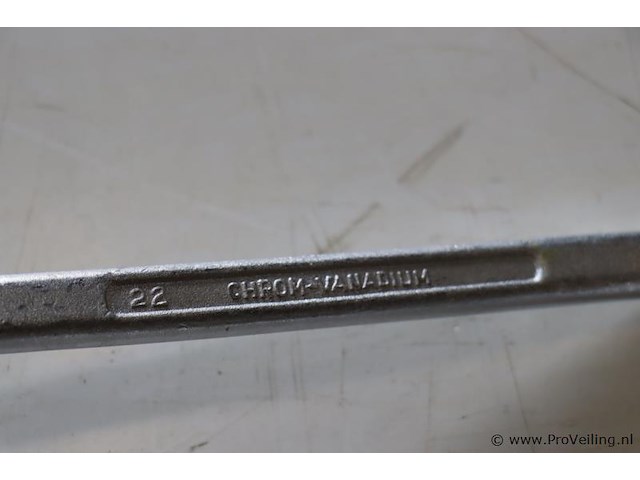 Assortiment handgereedschap o.a. ring/steeksleutels & schroevendraaiers - afbeelding 9 van  10