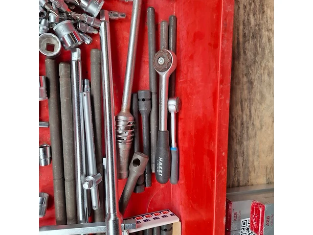 Assortiment handgereedschap - afbeelding 2 van  9