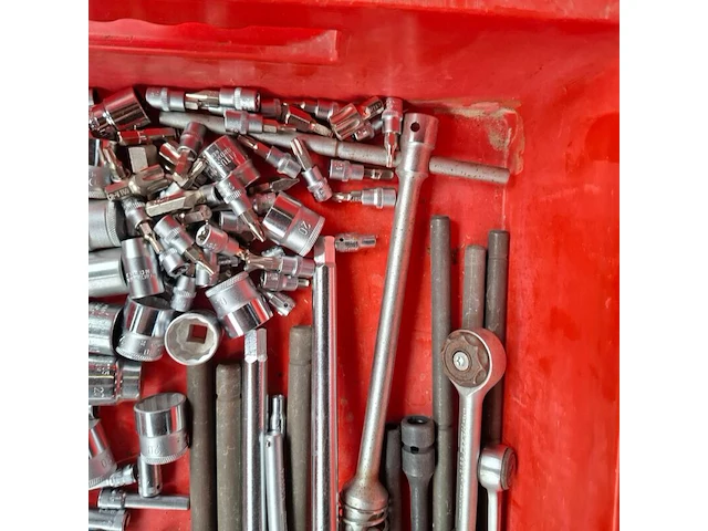 Assortiment handgereedschap - afbeelding 4 van  9