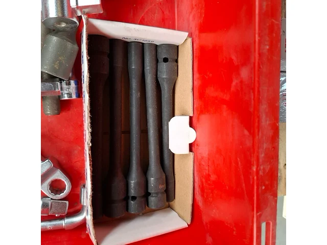 Assortiment handgereedschap - afbeelding 9 van  9