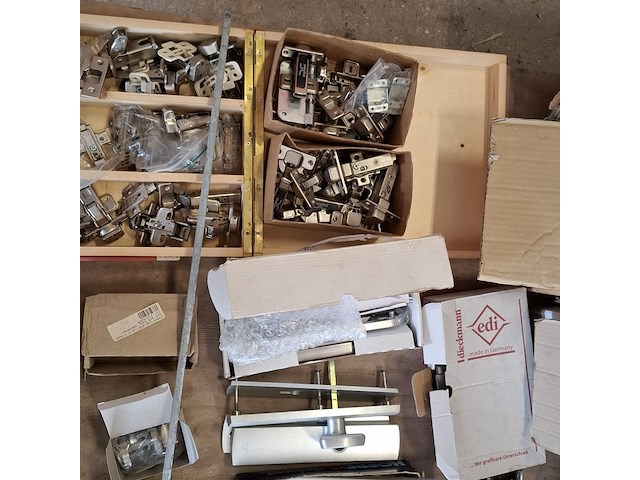 Assortiment hang en sluitwerk - afbeelding 3 van  29