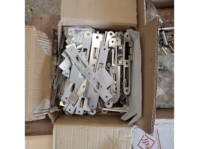 Assortiment hang en sluitwerk - afbeelding 4 van  29