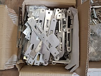 Assortiment hang en sluitwerk - afbeelding 4 van  29