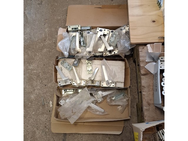 Assortiment hang en sluitwerk - afbeelding 8 van  29