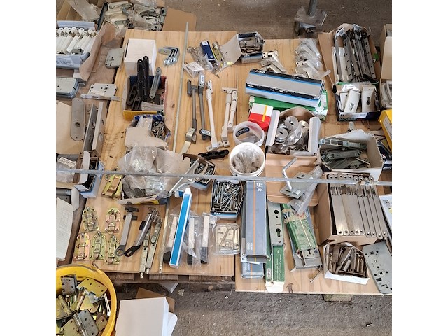 Assortiment hang en sluitwerk - afbeelding 9 van  29