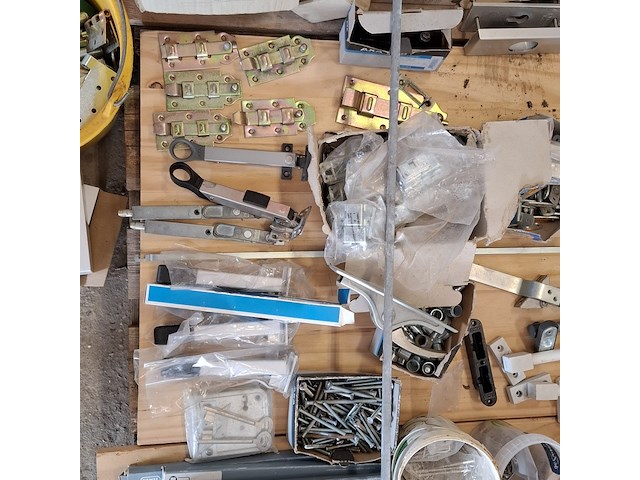 Assortiment hang en sluitwerk - afbeelding 10 van  29
