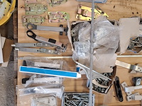 Assortiment hang en sluitwerk - afbeelding 10 van  29