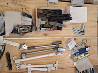 Assortiment hang en sluitwerk - afbeelding 11 van  29